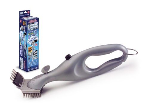 Cleaning Grill With Grill Daddy Cleaning Tool