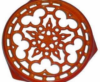 Le Creuset 9-Inch Trivet – Cast Iron Trivets