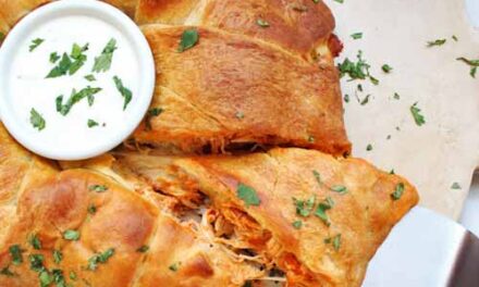 Buffalo Chicken Crescent Ring